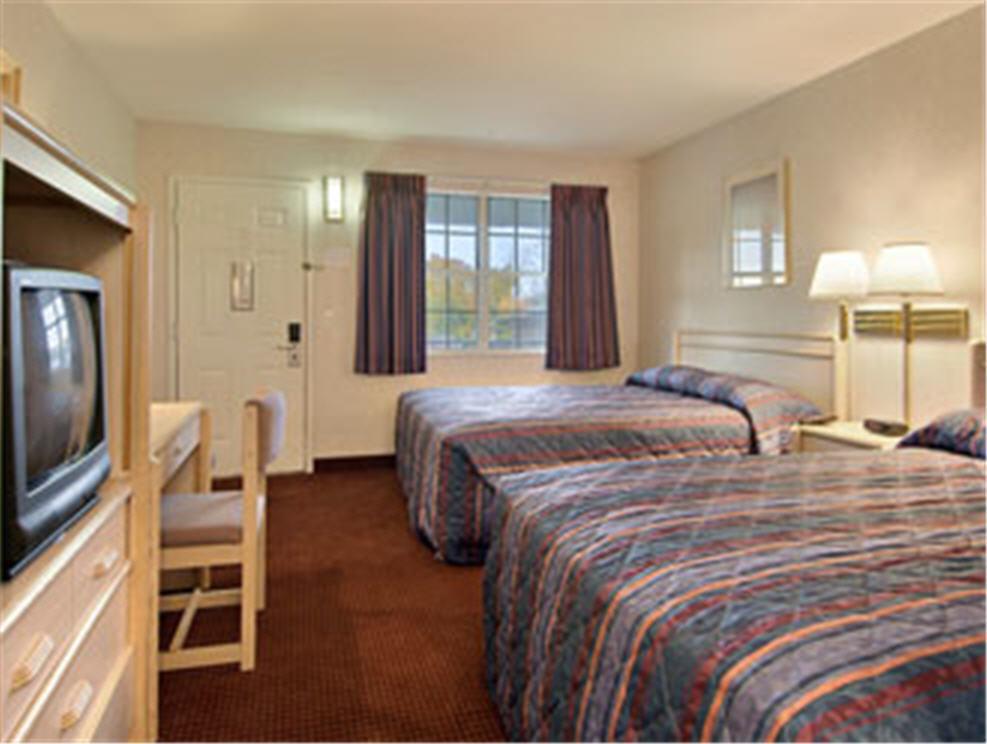 Days Inn Macedonia Стая снимка
